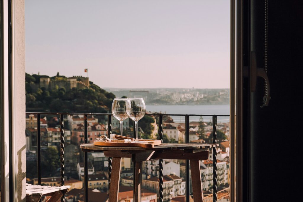 Un balcon avec vue augmente également l'attrait d'un bien immobilier à vendre