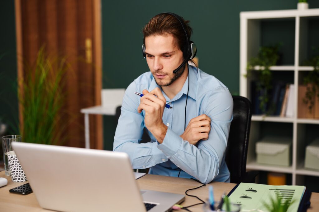 L'automatisation de la communication avec les clients fait partie des fonctionnalités qu'un logiciel d'automatisation des processus peut offrir à un professionnel de l'immobilier